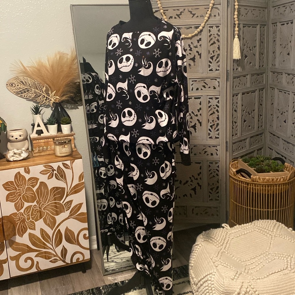 NWT Nightmare Before Christmas PJ SET